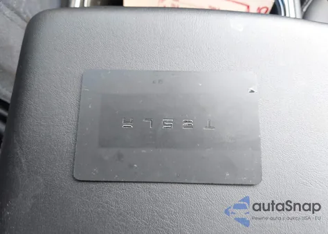 2020 Tesla Model Y Long Range Dual Motor All-Wheel Drive z USA, uszkodzony, nr VIN 5YJYGDEE0LF042815